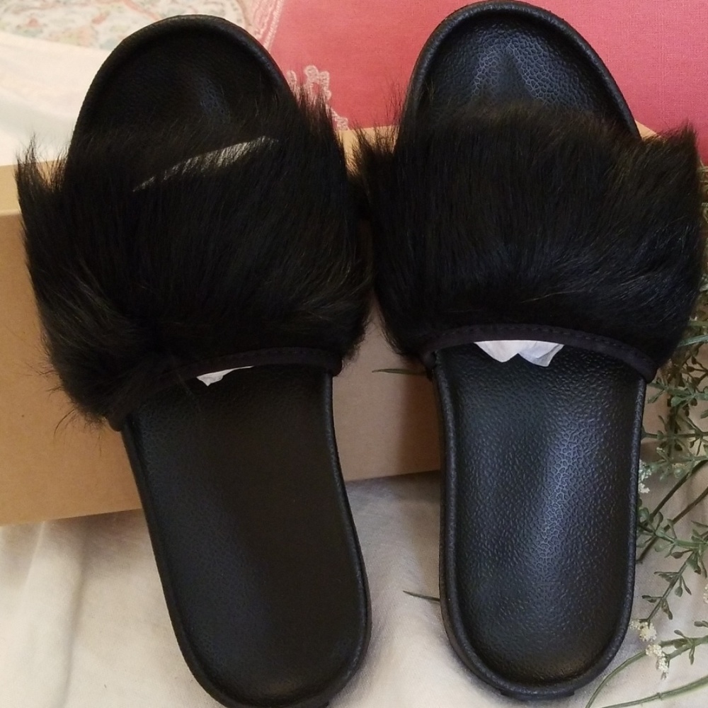 UGG Black Fur Treadlite Shoes NWT - Size 8
